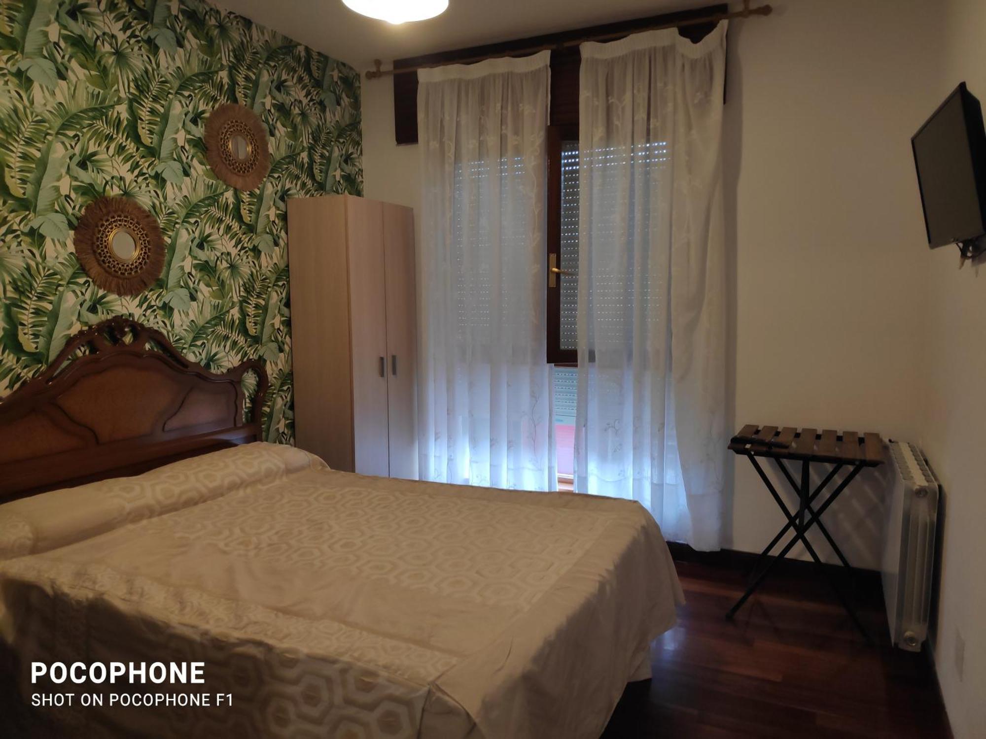 Pension Casa Leon Santona Room photo
